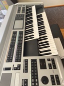 ELS-02C（ピアノ・楽器・PA機材）の商品画像 - 査定依頼日：2026年4月8日 - 最高査定価格：100,000円