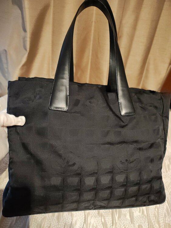 ニュートラベルライン トートMM ココマーク ショルダーバッグ（ブランドバッグ）の商品画像 - 査定依頼日：2026年5月3日 - 最高査定価格：30,000円