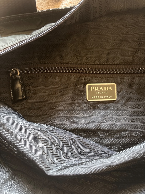 プラダ  （ブランドバッグ）の商品画像 - 査定依頼日：2025年12月29日 - 最高査定価格：10,000円