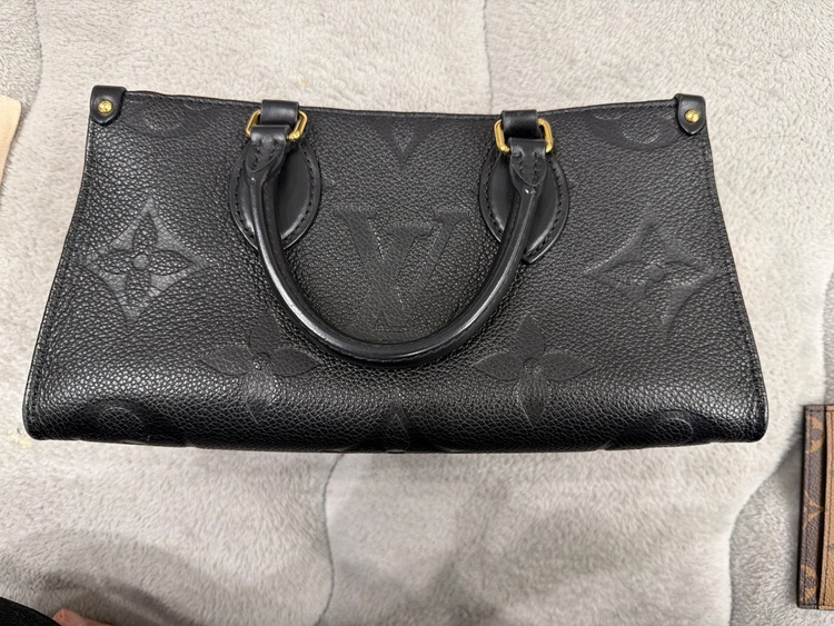 オンザゴーEW（ブランドバッグ）の商品画像 - 査定依頼日：2026年2月1日 - 最高査定価格：360,000円