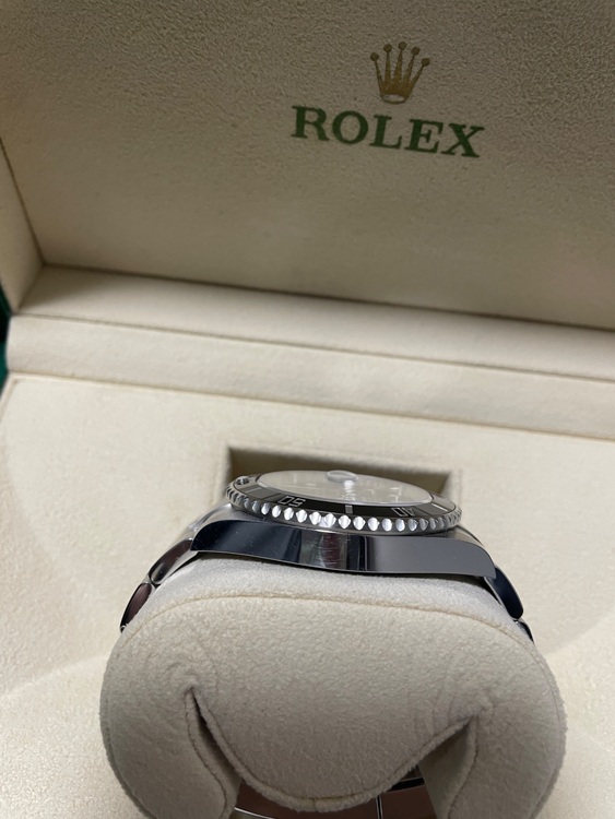 126610LN（高級時計）の商品画像 - 査定依頼日：2025年9月3日 - 最高査定価格：2,020,000円