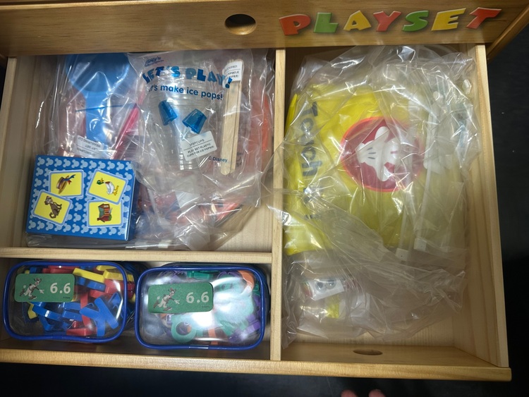 ワールドファミリー2016（古本）の商品画像 - 査定依頼日：2025年9月2日 - 最高査定価格：30,000円