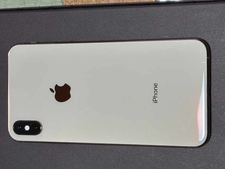 iPhoneXS Max 256GB au（スマホ）の商品画像 - 査定依頼日：2026年3月15日 - 最高査定価格：21,000円