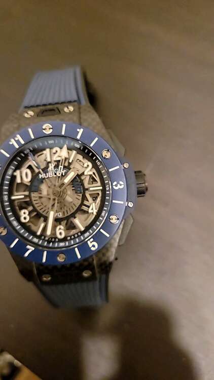 ウブロ ビックバン GMTブルー（高級時計）の商品画像 - 査定依頼日：2025年1月6日 - 最高査定価格：1,350,000円
