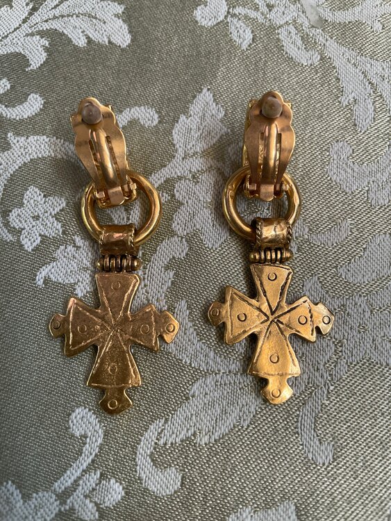 イヤリング（ブランド財布・小物）の商品画像 - 査定依頼日：2025年5月5日 - 最高査定価格：40,000円