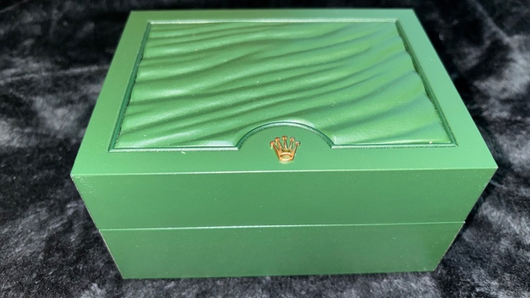 16610LV（高級時計）の商品画像 - 査定依頼日：2026年2月4日 - 最高査定価格：2,100,000円