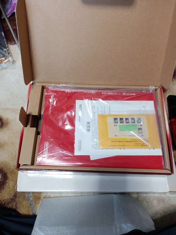 ニンテンドー3DS本体 フレアレッド（ゲーム機本体・ゲームソフト）の商品画像 - 査定依頼日：2022年9月7日 - 最高査定価格：1,500円