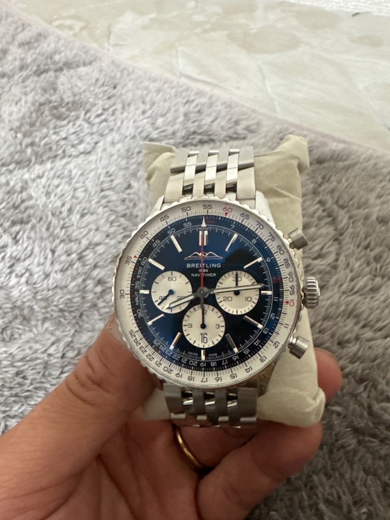 ブライトリング ナビタイマー b01 chronograph 4（高級時計）の商品画像 - 査定依頼日：2026年3月24日 - 最高査定価格：760,000円