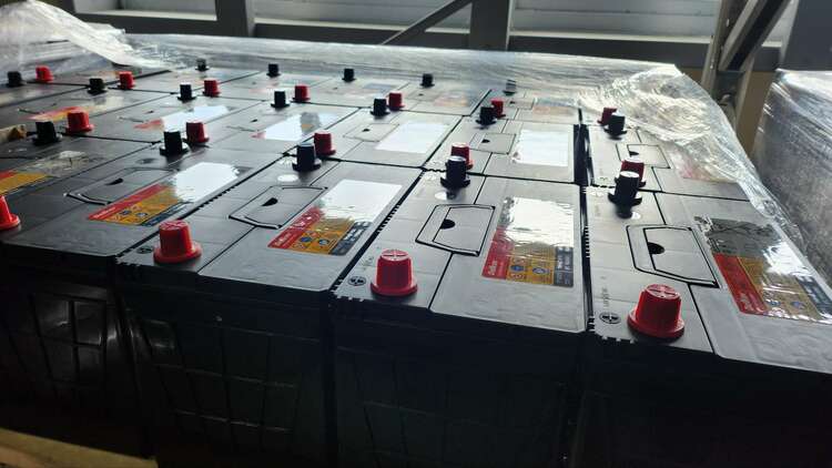 DELKOR製 鉛畜MFバッテリー 115D31L（カー用品）の商品画像 - 査定依頼日：2024年12月9日 - 最高査定価格：50,000円