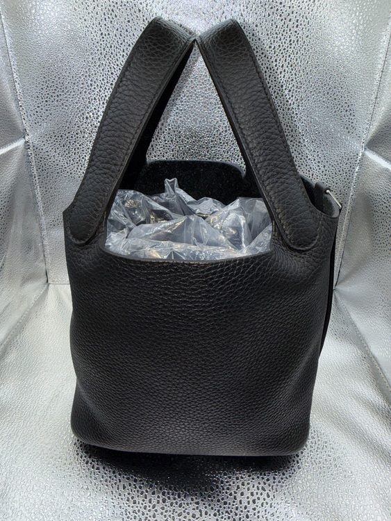 ピコタンロックPM（ブランドバッグ）の商品画像 - 査定依頼日：2025年10月6日 - 最高査定価格：550,000円