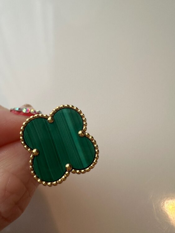 ヴァンクリーフ　マジックアルハンブラ　マラカイト　指輪（金・貴金属）の商品画像 - 査定依頼日：2025年5月9日 - 最高査定価格：450,000円