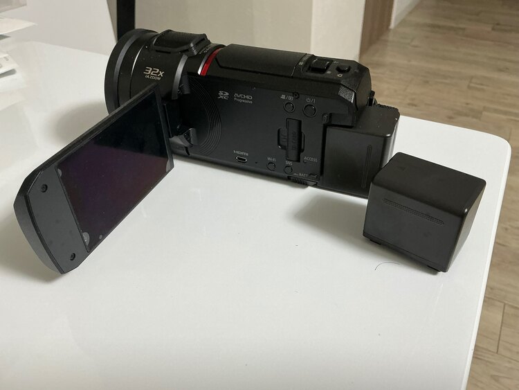 HC-V900（カメラ）の商品画像 - 査定依頼日：2025年3月24日 - 最高査定価格：70,000円