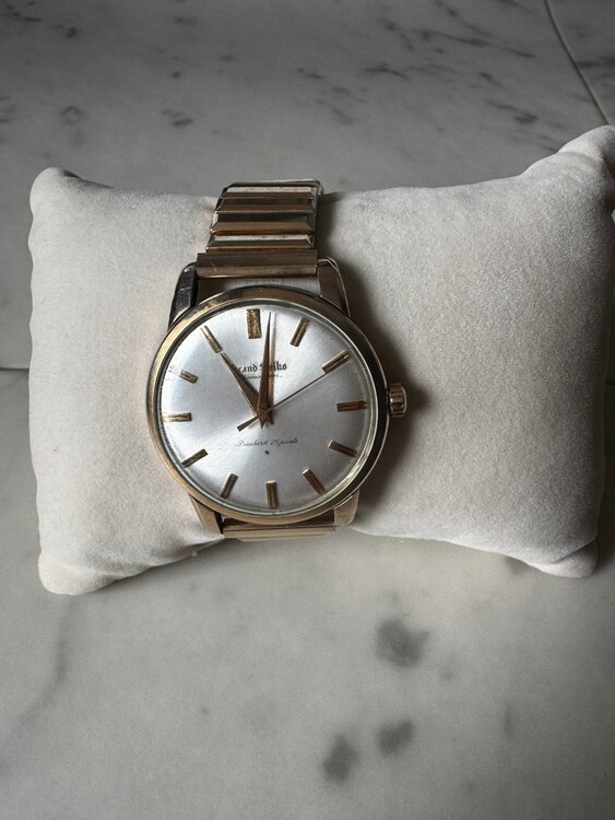 セイコー グランドセイコー GSファーストモデル 浮ロゴ 25石（高級時計）の商品画像 - 査定依頼日：2025年4月7日 - 最高査定価格：220,000円