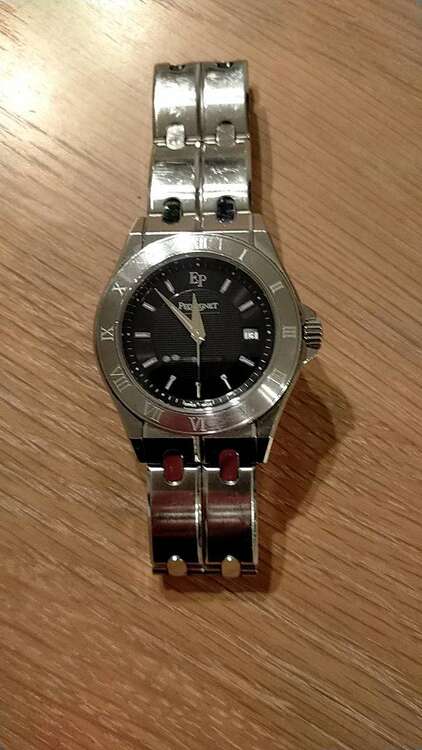 ペキニエ　SS　クオーツ（高級時計）の商品画像 - 査定依頼日：2025年5月11日 - 最高査定価格：100,000円
