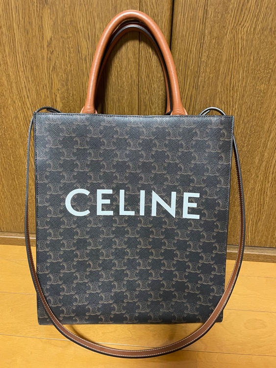 セリーヌ CELINE スモール バーティカル カバ トリオンフ トート（ブランドバッグ）の商品画像 - 査定依頼日：2025年10月26日 - 最高査定価格：100,000円