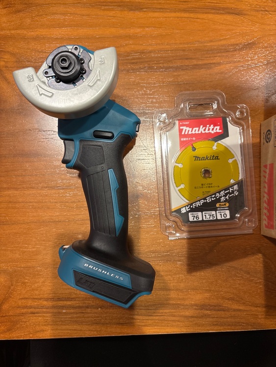 Makita充電式コンパクトカッタ（電動工具・農機具・業務用機械）の商品画像 - 査定依頼日：2025年11月22日 - 最高査定価格：7,200円