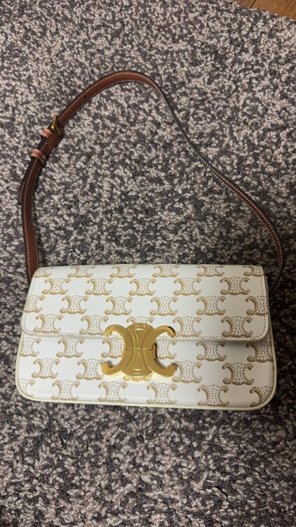 セリーヌ  （ブランドバッグ）の商品画像 - 査定依頼日：2025年4月29日 - 最高査定価格：180,000円