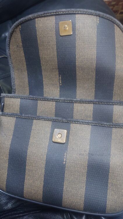 フェンディ  （ブランドバッグ）の商品画像 - 査定依頼日：2025年6月2日 - 最高査定価格：5,000円