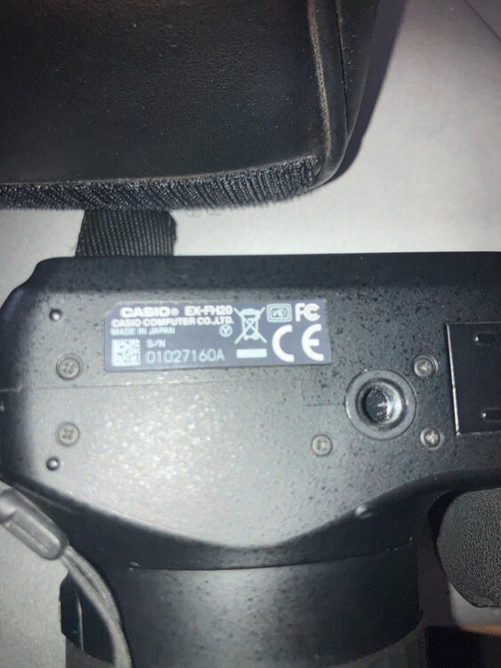 カシオ　EX-F20（カメラ）の商品画像 - 査定依頼日：2025年5月14日 - 最高査定価格：500円