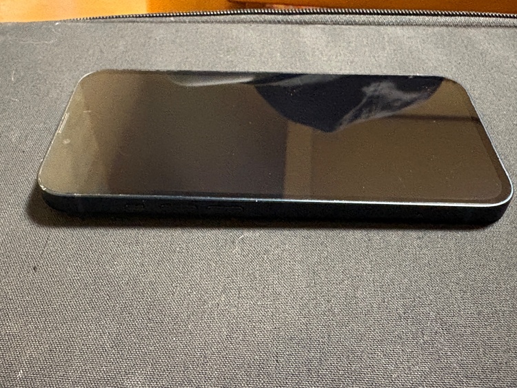 iPhone iPhone 13 128GB Softbank（スマホ）の商品画像 - 査定依頼日：2026年9月20日 - 最高査定価格：31,000円