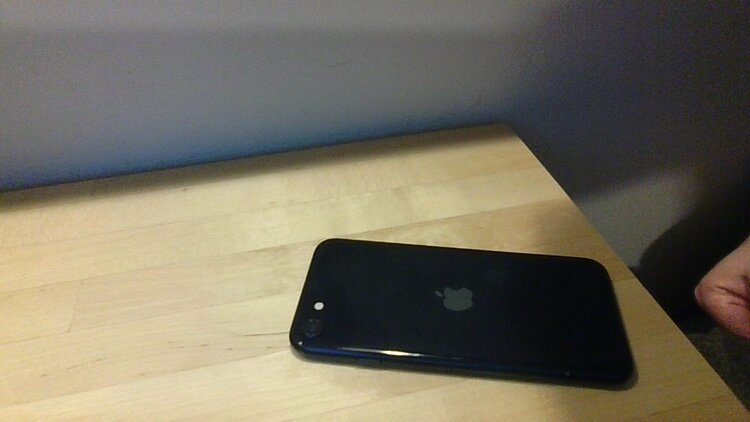 iphoneSE(第3世代)（スマホ）の商品画像 - 査定依頼日：2026年1月12日 - 最高査定価格：32,000円