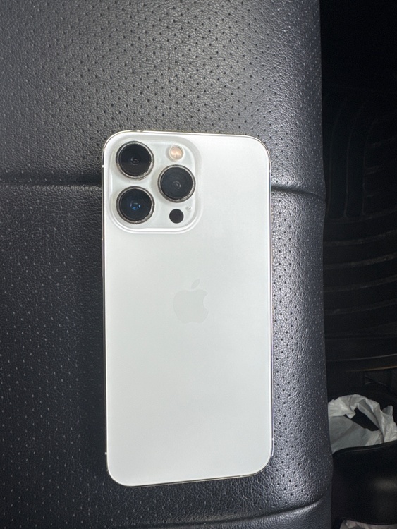 iPhone 13 Pro 128GB docomo（スマホ）の商品画像 - 査定依頼日：2026年1月22日 - 最高査定価格：28,000円