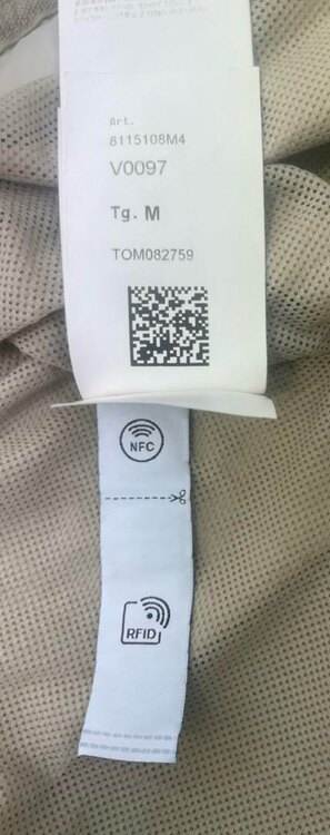 STONE ISLAND   108M4 BRUSHED NYLON（古着・ファッション）の商品画像 - 査定依頼日：2025年1月4日 - 最高査定価格：10,000円