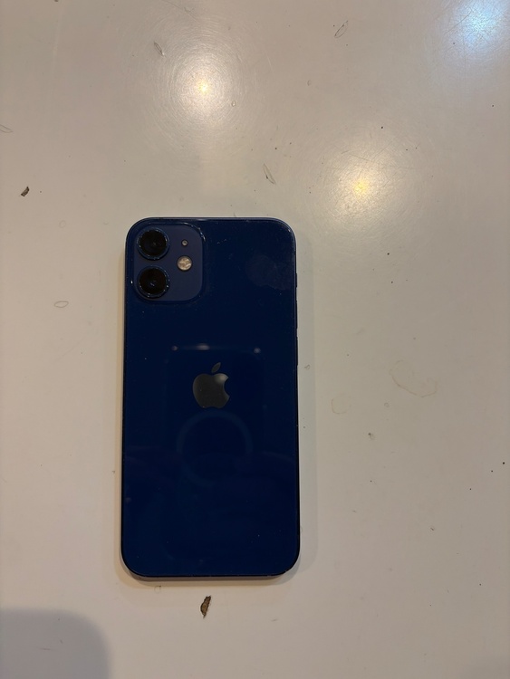 iPhone 12 mini 64GB au（スマホ）の商品画像 - 査定依頼日：2026年3月20日 - 最高査定価格：15,000円