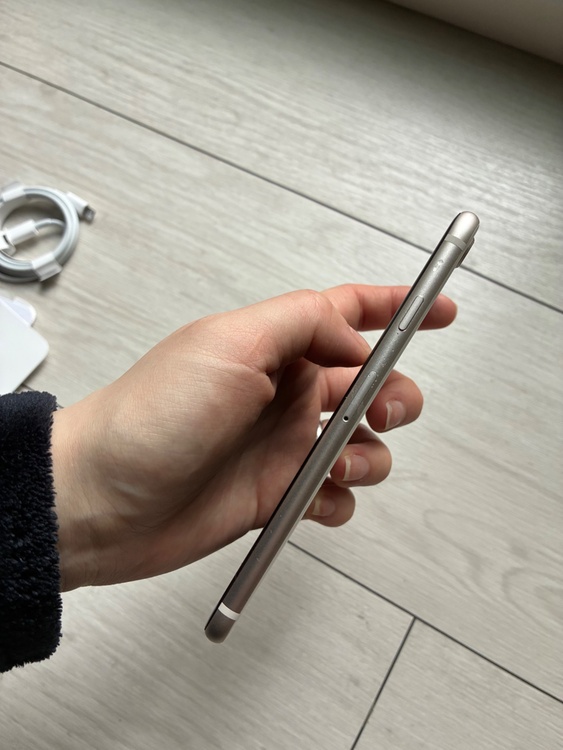 iphone se 第3世代（スマホ）の商品画像 - 査定依頼日：2026年4月2日 - 最高査定価格：24,000円