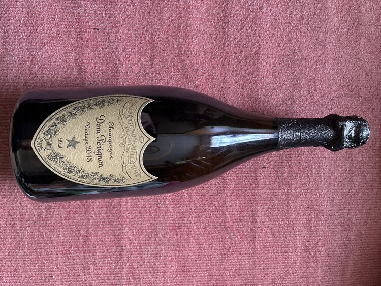 シャンパン ドン・ペリニヨン （お酒）の商品画像 - 査定依頼日：2025年3月29日 - 最高査定価格：19,000円