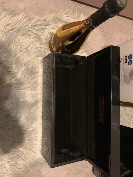 シャンパン アルマン・ド・ブリニャック （お酒）の商品画像 - 査定依頼日：2025年2月20日 - 最高査定価格：27,000円