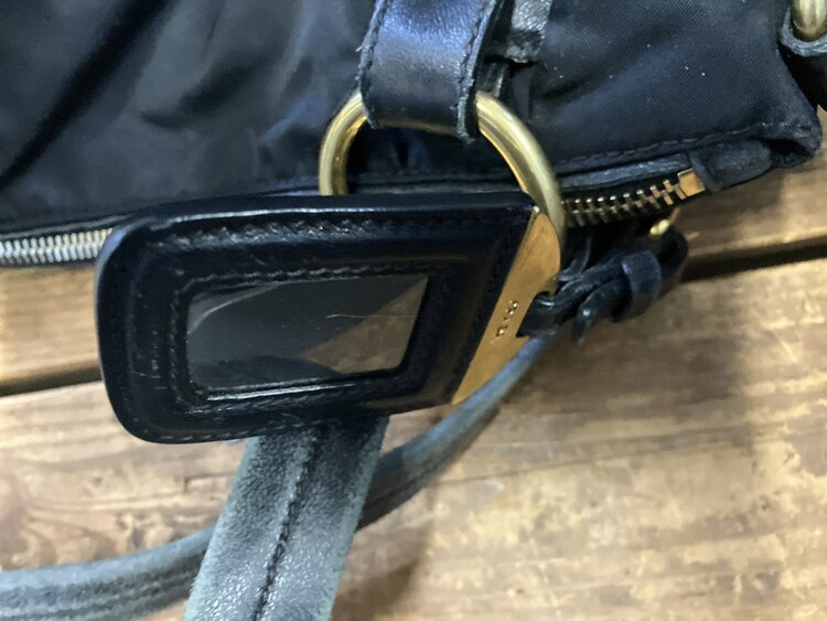 プラダ  （ブランドバッグ）の商品画像 - 査定依頼日：2025年4月25日 - 最高査定価格：20,000円