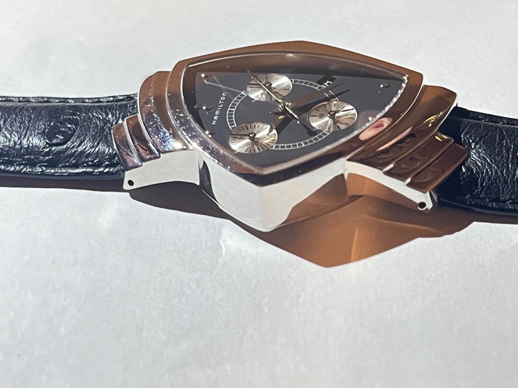 ハミルトンベンチュラクロノグラフ（高級時計）の商品画像 - 査定依頼日：2025年11月15日 - 最高査定価格：15,000円