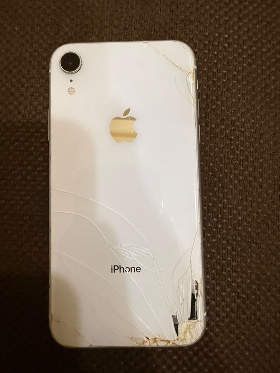 iPhoneXR（スマホ）の商品画像 - 査定依頼日：2026年9月6日 - 最高査定価格：11,500円