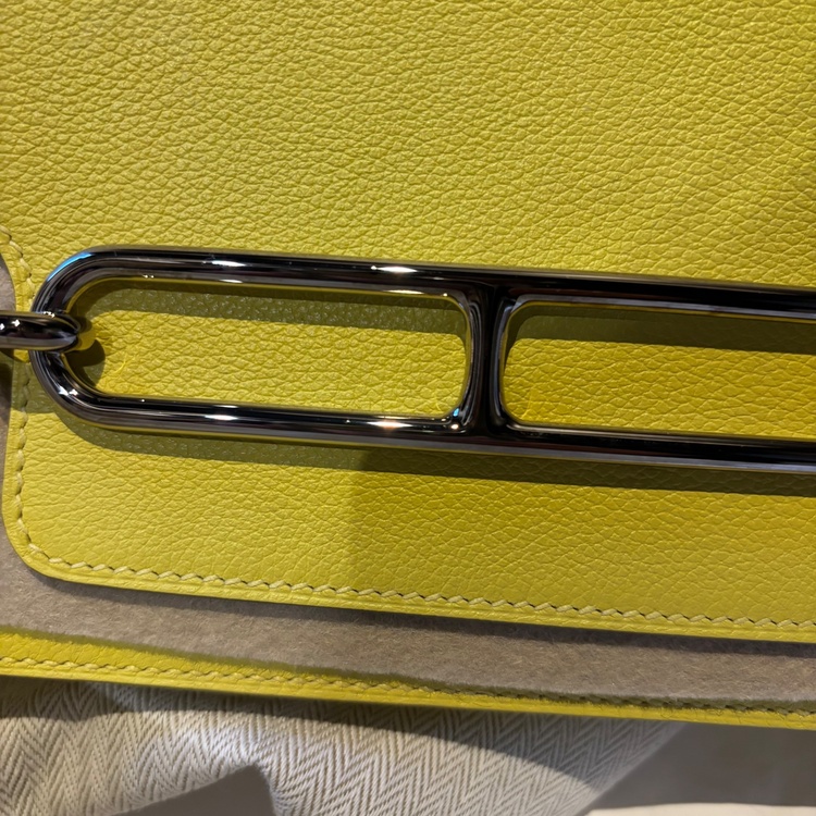 ロウリスミニ（ブランドバッグ）の商品画像 - 査定依頼日：2026年3月17日 - 最高査定価格：420,000円