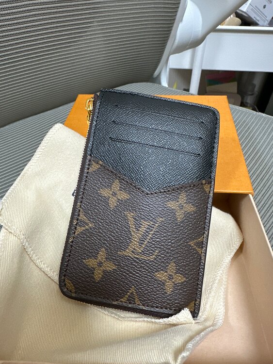 M69431（ブランド財布・小物）の商品画像 - 査定依頼日：2025年2月7日 - 最高査定価格：25,000円