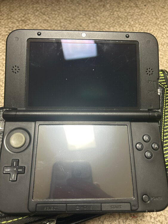 3DSLL（ゲーム機本体・ゲームソフト）の商品画像 - 査定依頼日：2025年1月10日 - 最高査定価格：7,000円