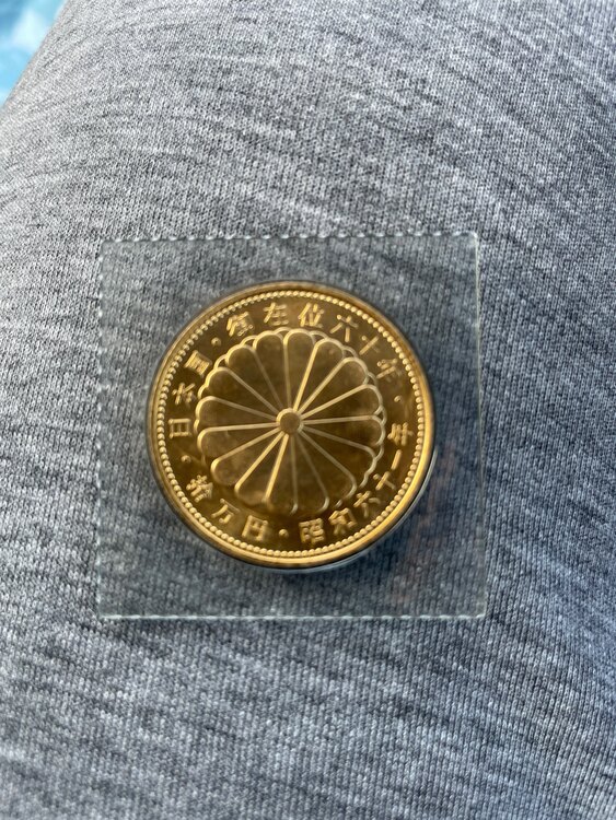 昭和天皇即位60年記念金貨（昭和61年20g）（金・貴金属）の商品画像 - 査定依頼日：2025年2月18日 - 最高査定価格：302,000円