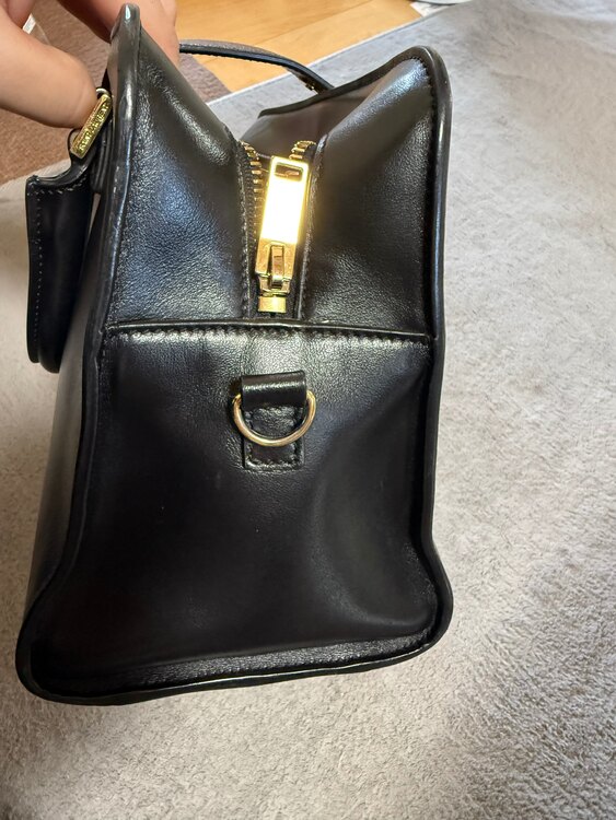 イブサンローラン  （ブランドバッグ）の商品画像 - 査定依頼日：2025年5月24日 - 最高査定価格：33,000円