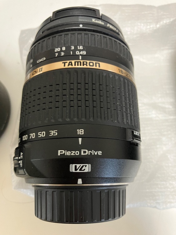 Di II TAMRON Piezo Drive vc（カメラ）の商品画像 - 査定依頼日：2026年10月3日 - 最高査定価格：11,000円