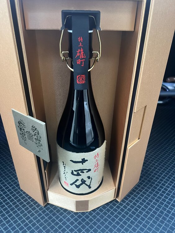 十四代特上雄町720ml（お酒）の商品画像 - 査定依頼日：2024年12月25日 - 最高査定価格：240,000円