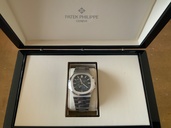 パテックフィリップ ノーチラス 5712/1A-00（高級時計）の商品画像 - 査定依頼日：2026年2月10日 - 最高査定価格：27,000,000円