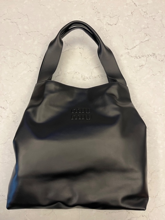 商品品番：5BC119_2CRW_F0002_V-OLN（古着・ファッション）の商品画像 - 査定依頼日：2025年12月8日 - 最高査定価格：100,000円