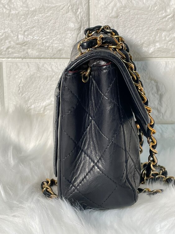 シャネル ショルダーバッグ チェーン ラムスキン ミニマトラッセ（ブランドバッグ）の商品画像 - 査定依頼日：2025年2月24日 - 最高査定価格：250,000円