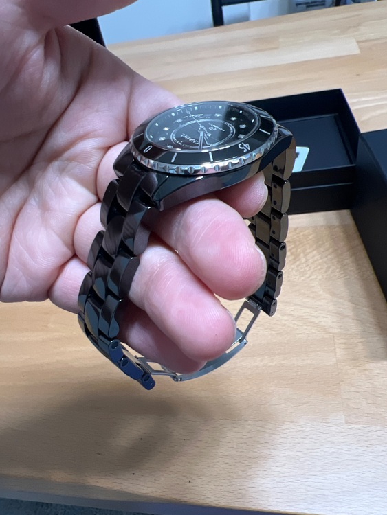 シャネル J12 H570（高級時計）の商品画像 - 査定依頼日：2025年10月26日 - 最高査定価格：650,000円