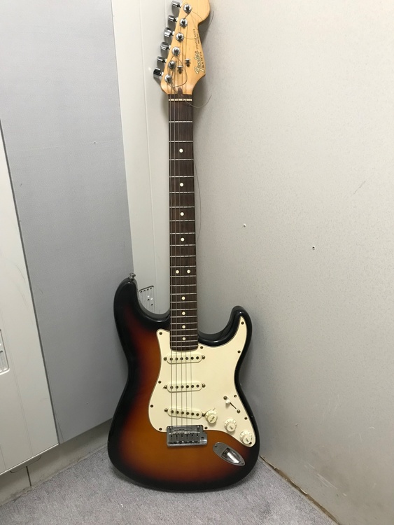 FENDER USA STRATCASTER standerd（ピアノ・楽器・PA機材）の商品画像 - 査定依頼日：2026年6月15日 - 最高査定価格：100,000円