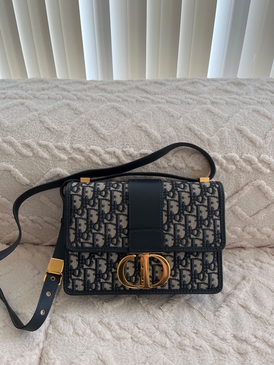 モンテーニュショルダーバッグ（ブランドバッグ）の商品画像 - 査定依頼日：2025年9月15日 - 最高査定価格：240,000円