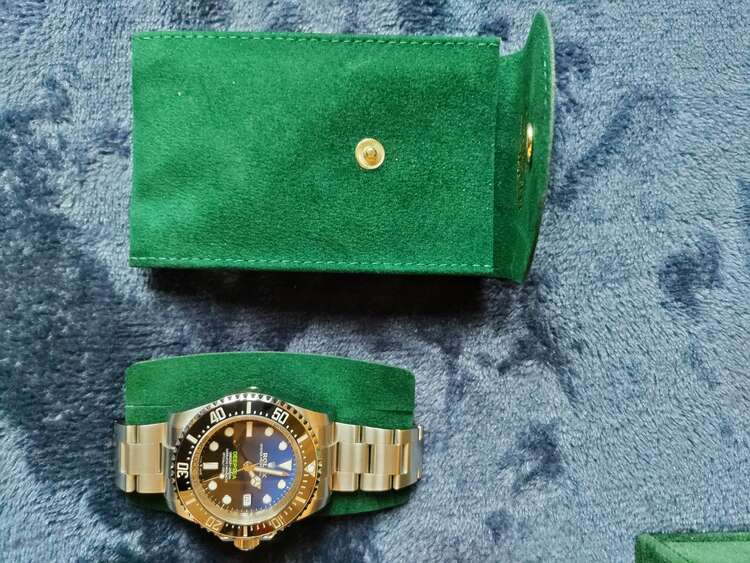 ロレックス シードゥエラー 136660（高級時計）の商品画像 - 査定依頼日：2025年2月12日 - 最高査定価格：2,300,000円