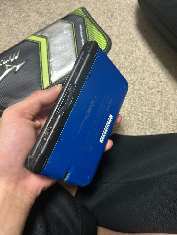 3DSLL（ゲーム機本体・ゲームソフト）の商品画像 - 査定依頼日：2025年1月10日 - 最高査定価格：7,000円