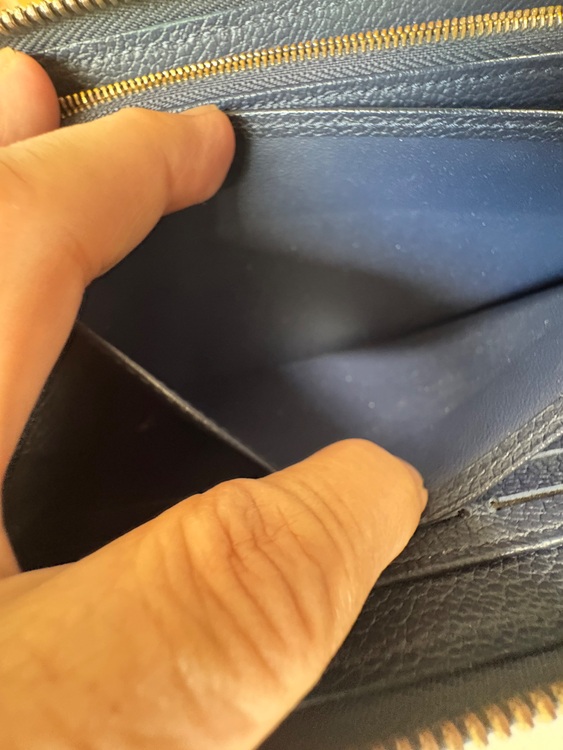 ジッピーウォレット（ブランド財布・小物）の商品画像 - 査定依頼日：2025年11月29日 - 最高査定価格：23,000円